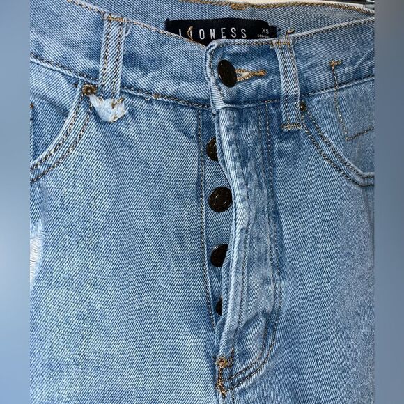 Lioness Women's Size XS extra small Light Wash High Rise Distressed Denim Jeans - Picture 2 of 3